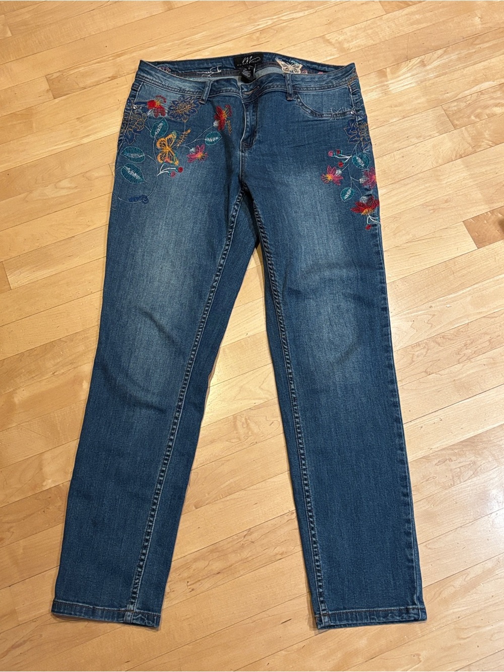 Midnight Velvet Blue Straight-Leg Jeans with Rich Floral Embroidery